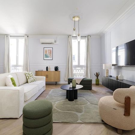 Poetic Stay - Champs Elysees Paris Bagian luar foto