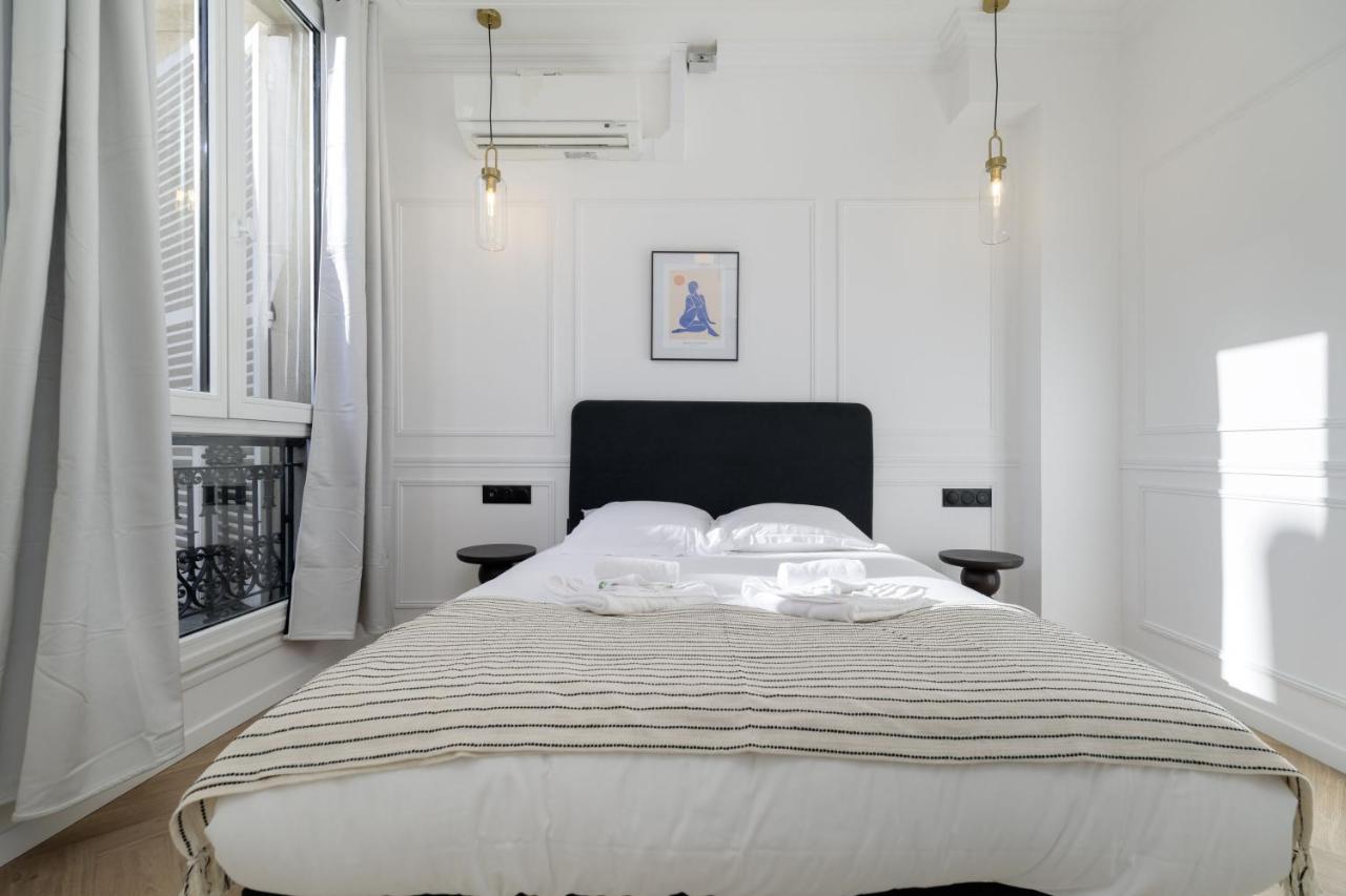 Poetic Stay - Champs Elysees Paris Bagian luar foto