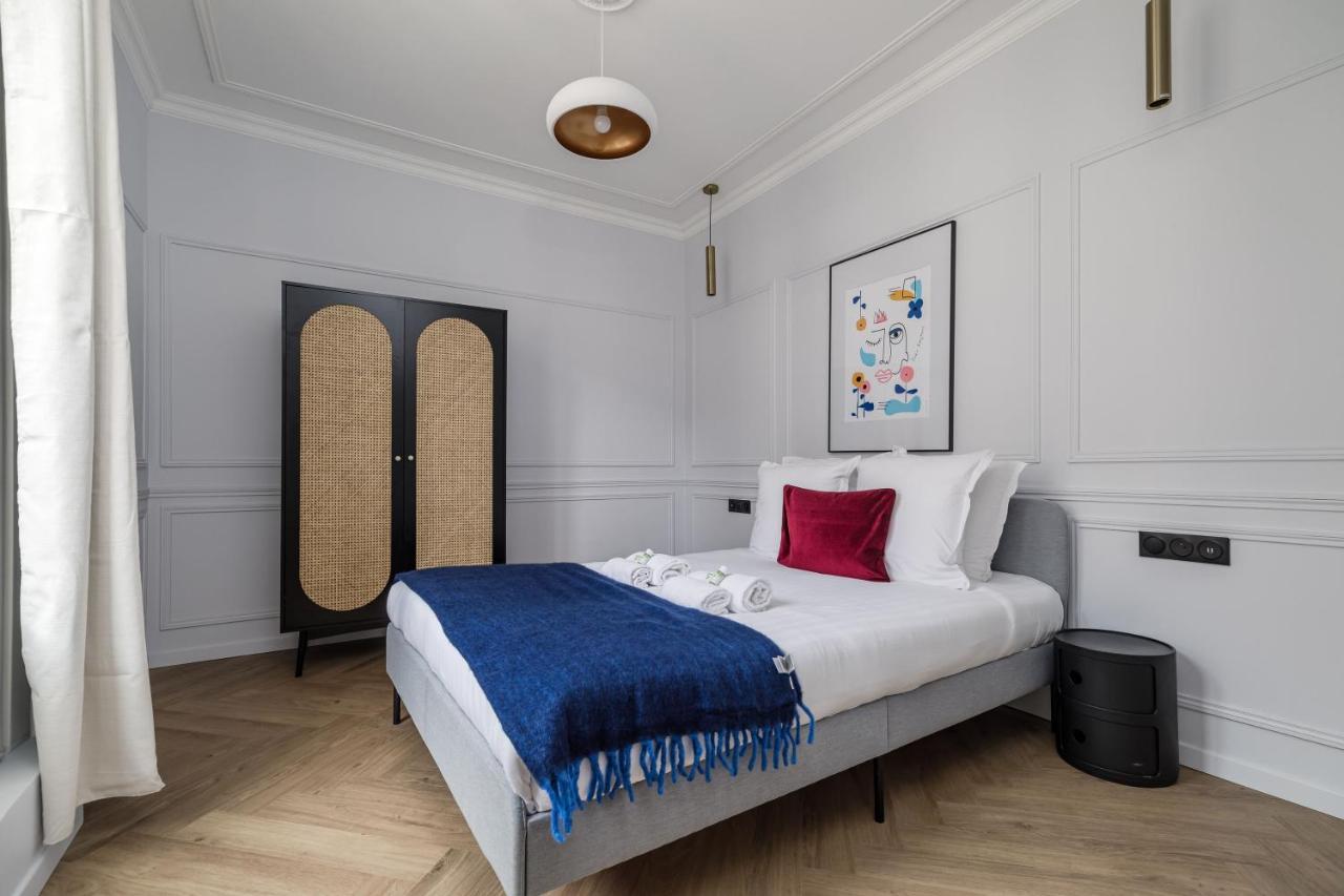 Poetic Stay - Champs Elysees Paris Bagian luar foto