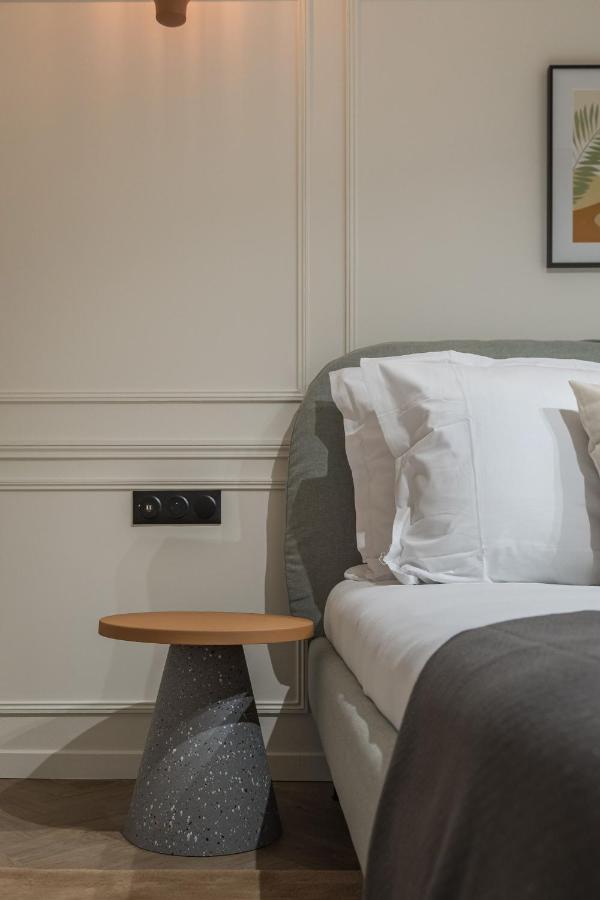 Poetic Stay - Champs Elysees Paris Bagian luar foto