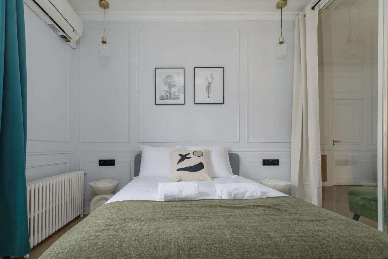 Poetic Stay - Champs Elysees Paris Bagian luar foto