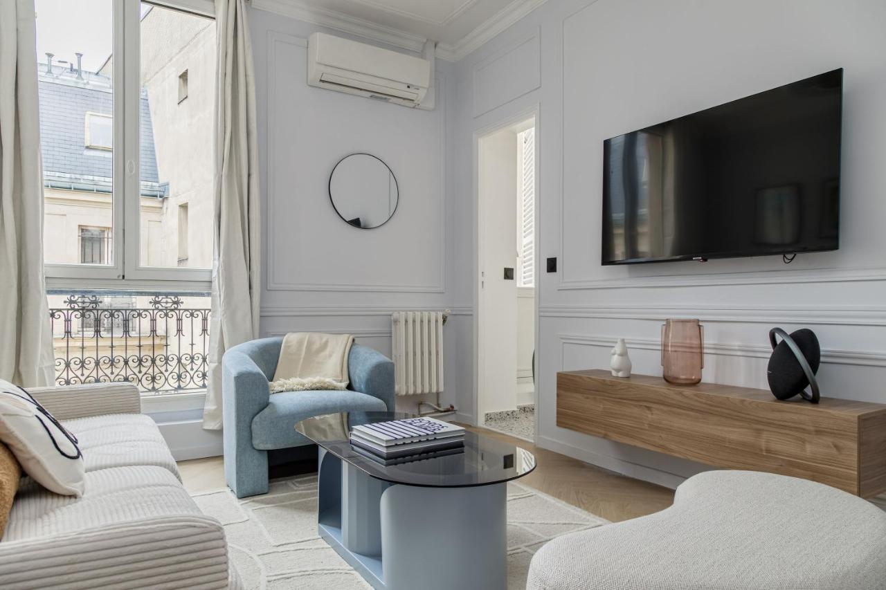 Poetic Stay - Champs Elysees Paris Bagian luar foto